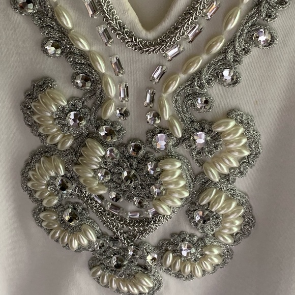 WHITE JEWELED TOP by QUACKER FACTORY ( M)🌷🌷 - Picture 3 of 5